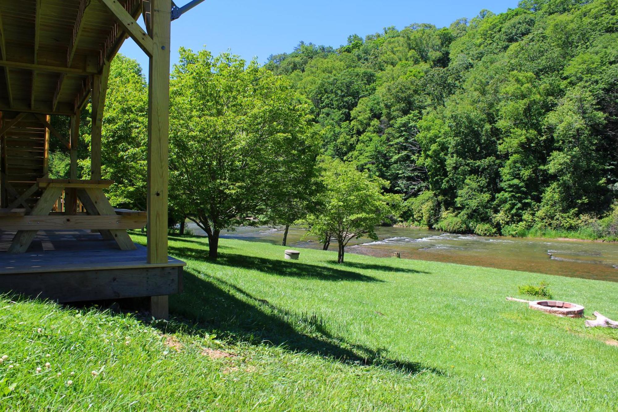 Rivers Edge Villa Jefferson Exterior photo